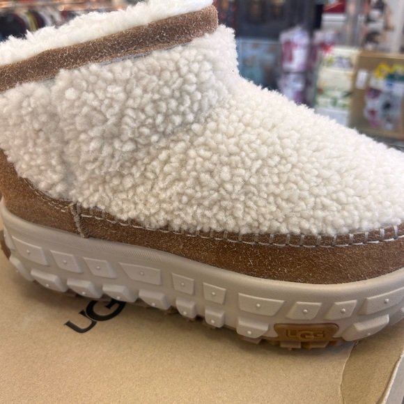 🐪 🐑 NEW IN BOX🐑🐪 Ugg Venture Daze Ultra Mini Cozy Boot 9 - Picture 5 of 12